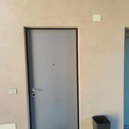 Apartment Near To - Donkey's House